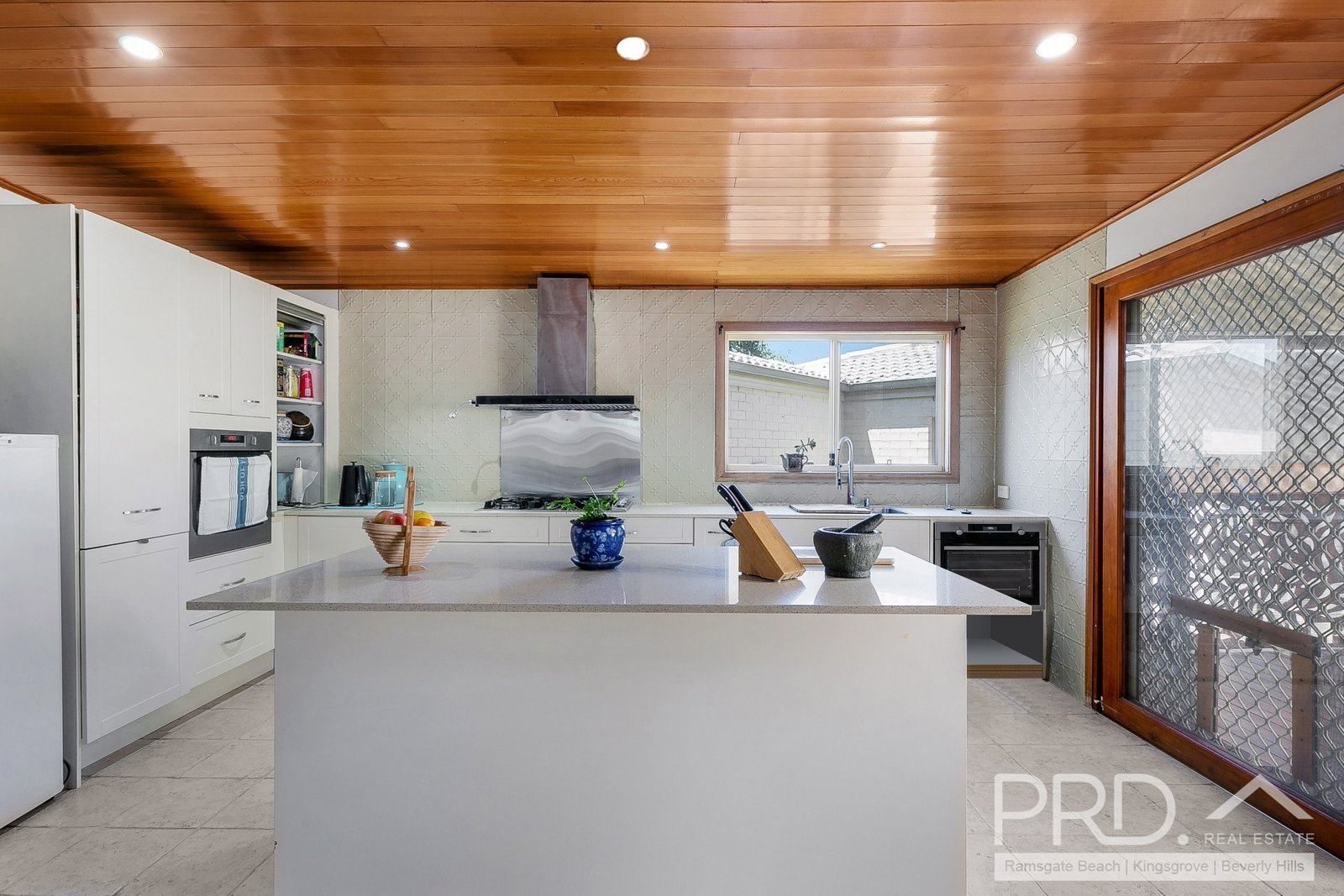 1 & 1A Bunsen Avenue EMERTON 2
