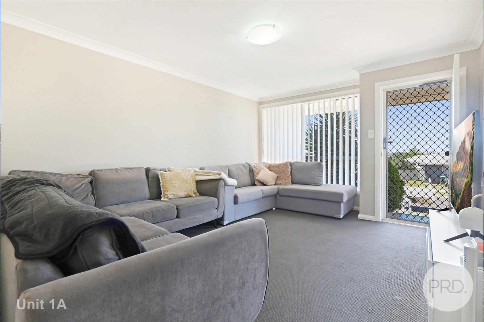 1 & 1A Lake Place TAMWORTH 6