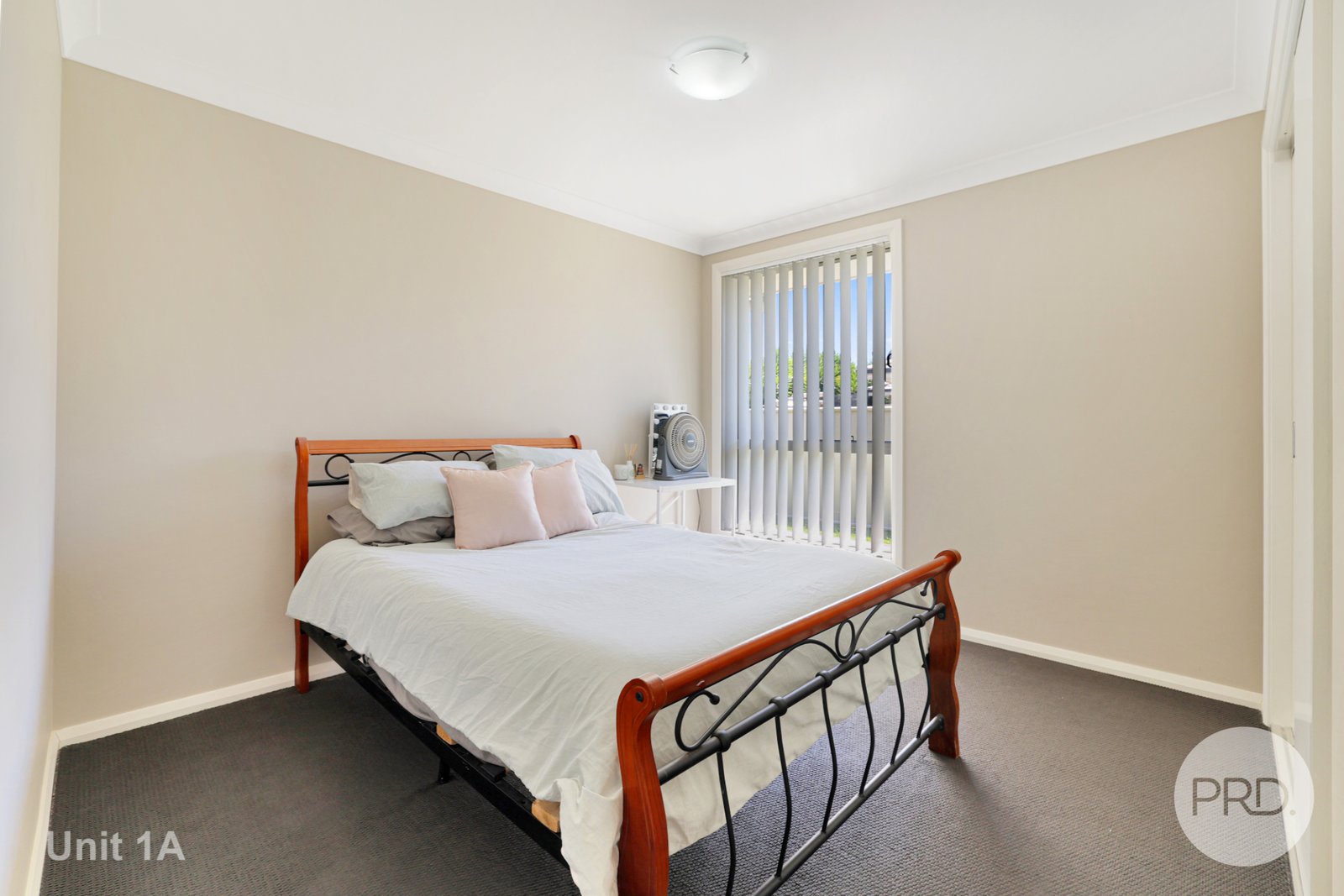 1 & 1A Lake Place TAMWORTH 7