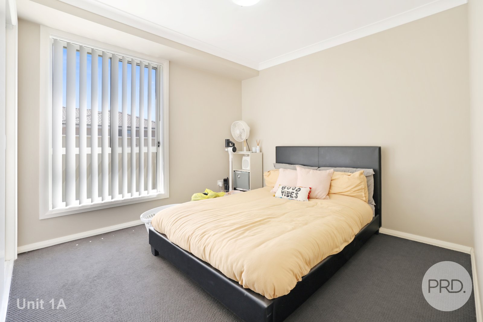 1 & 1A Lake Place TAMWORTH 9