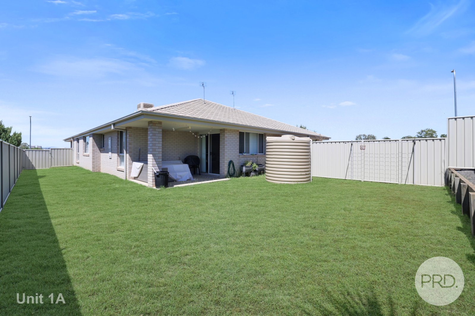 1 & 1A Lake Place TAMWORTH 17