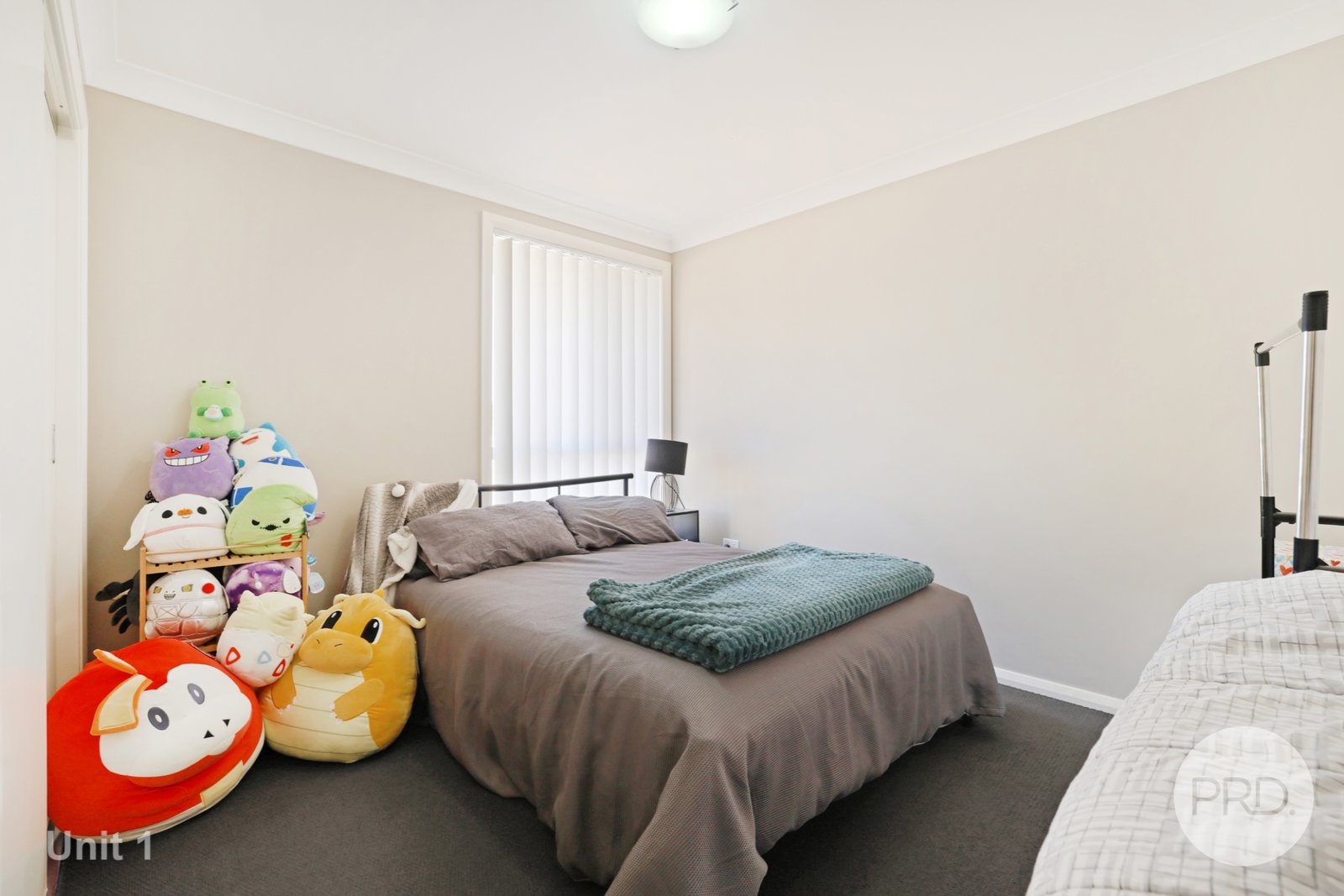 1 & 1A Lake Place TAMWORTH 21