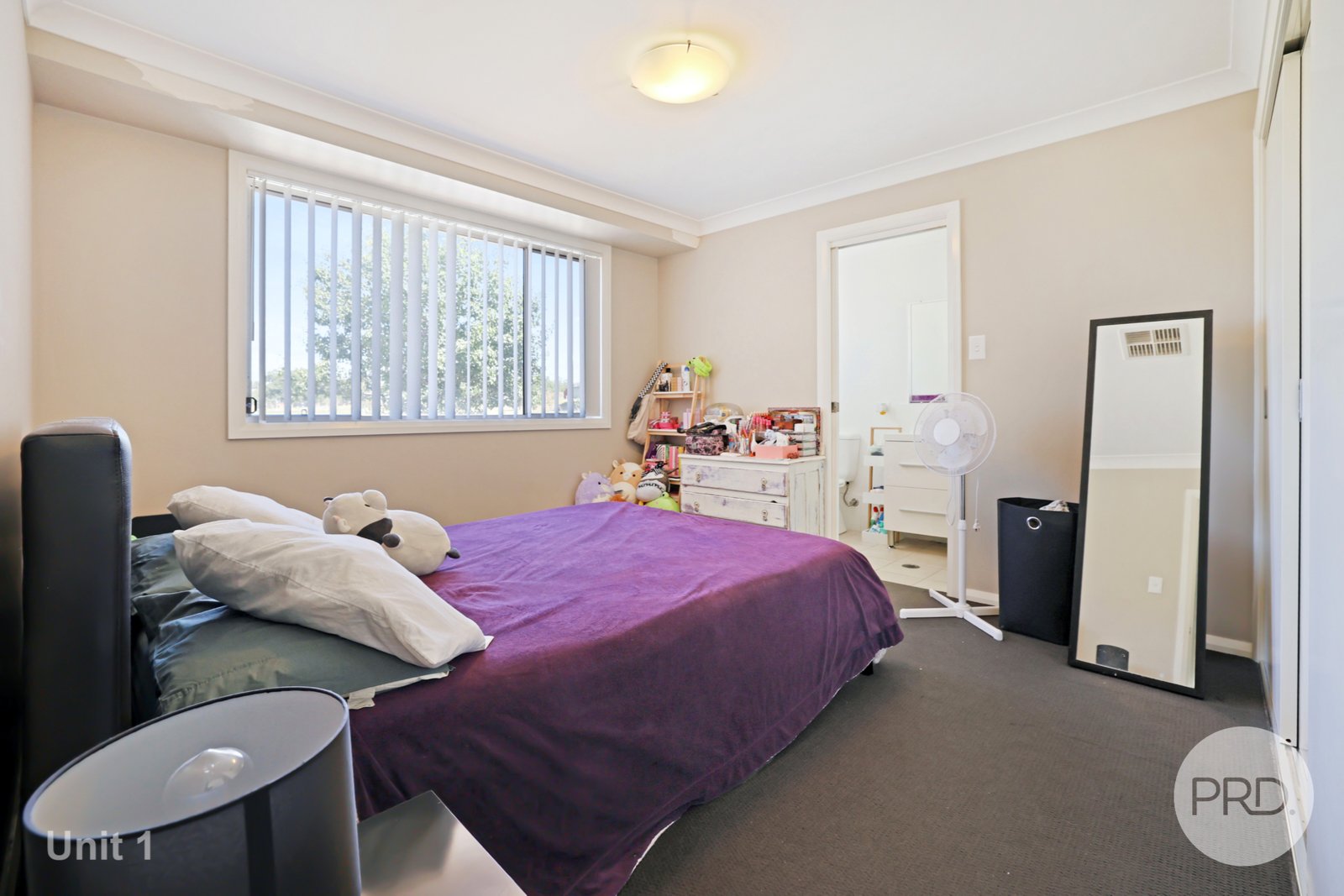 1 & 1A Lake Place TAMWORTH 23