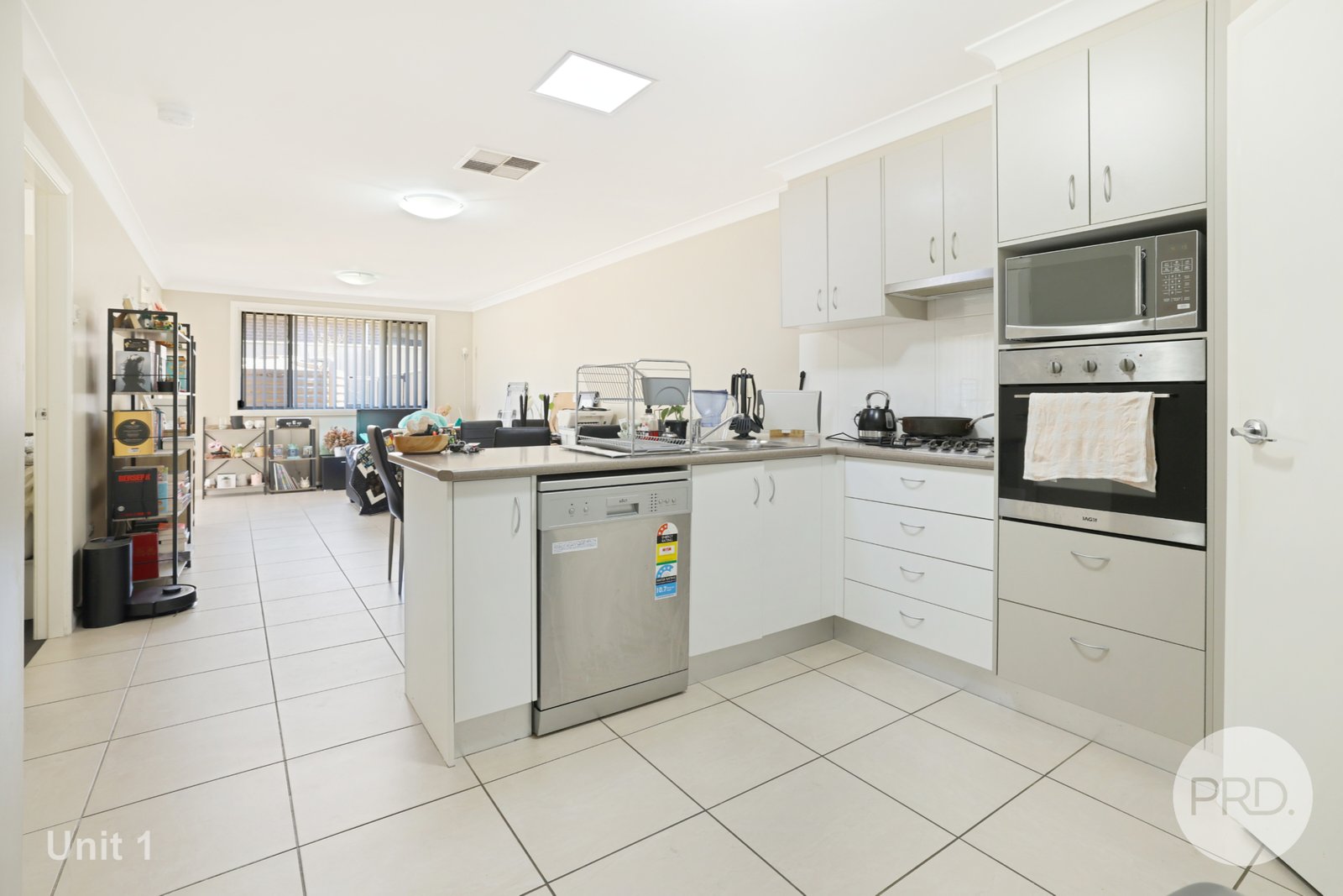 1 & 1A Lake Place TAMWORTH 25