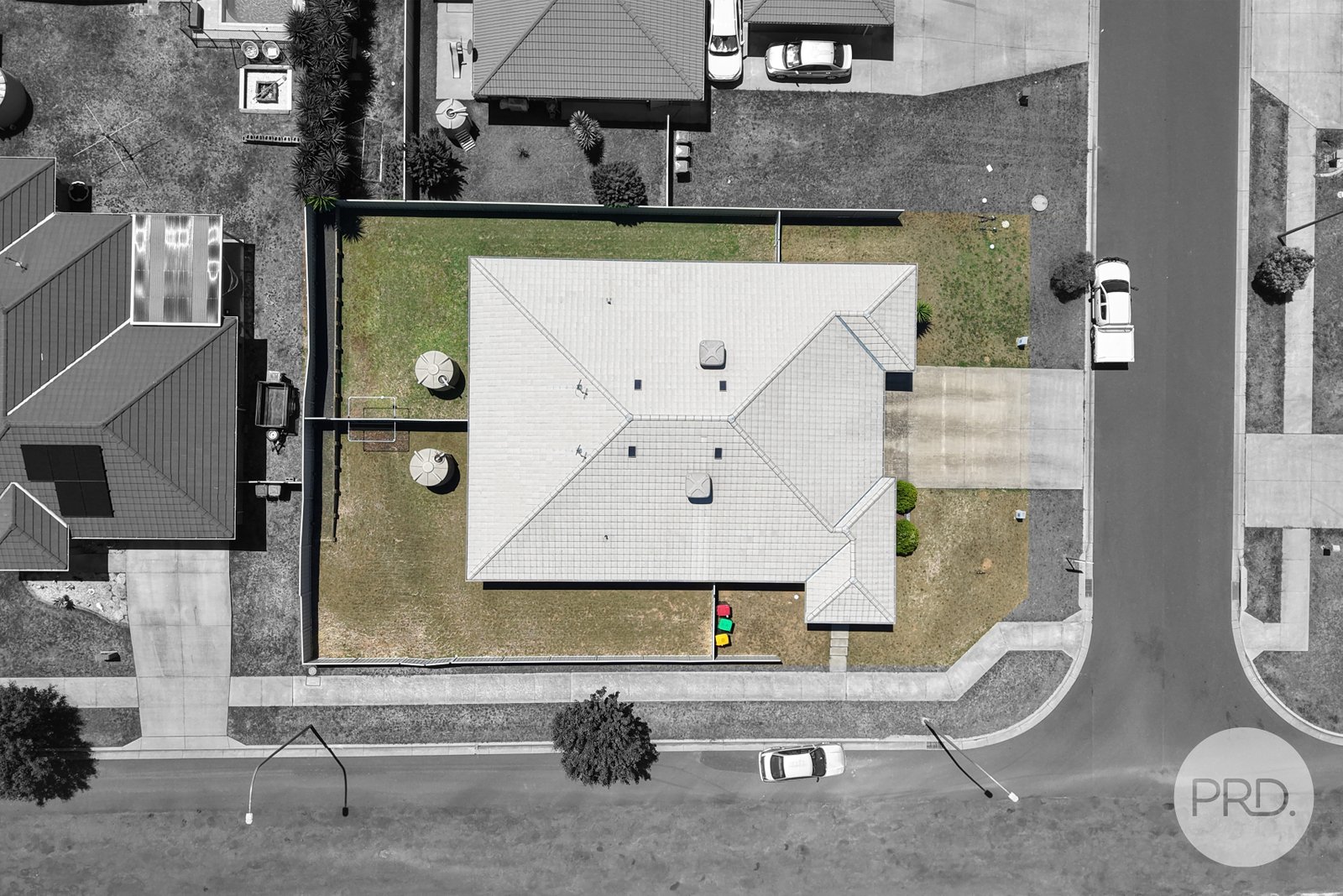 1 & 1A Lake Place TAMWORTH 29