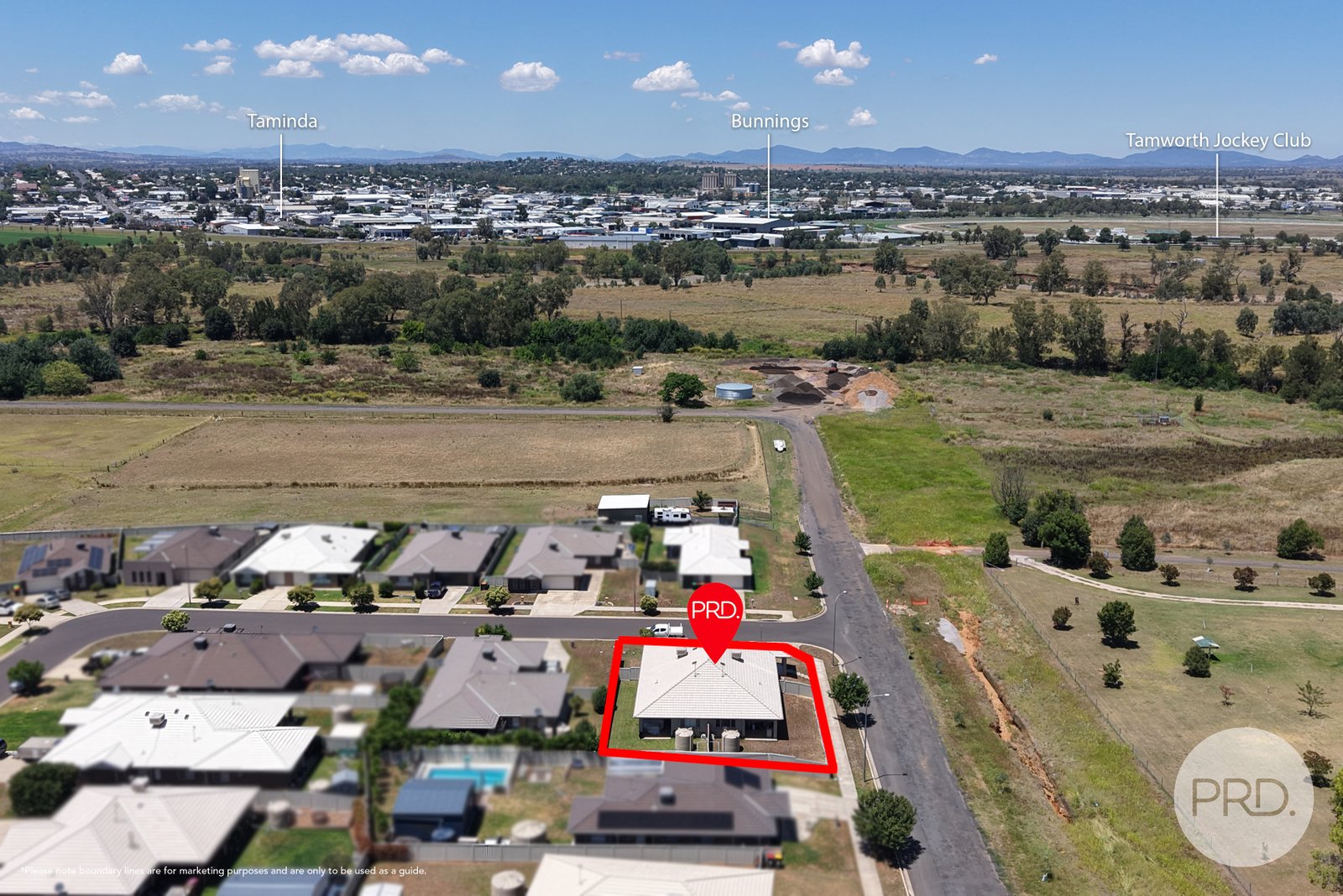 1 & 1A Lake Place TAMWORTH 32