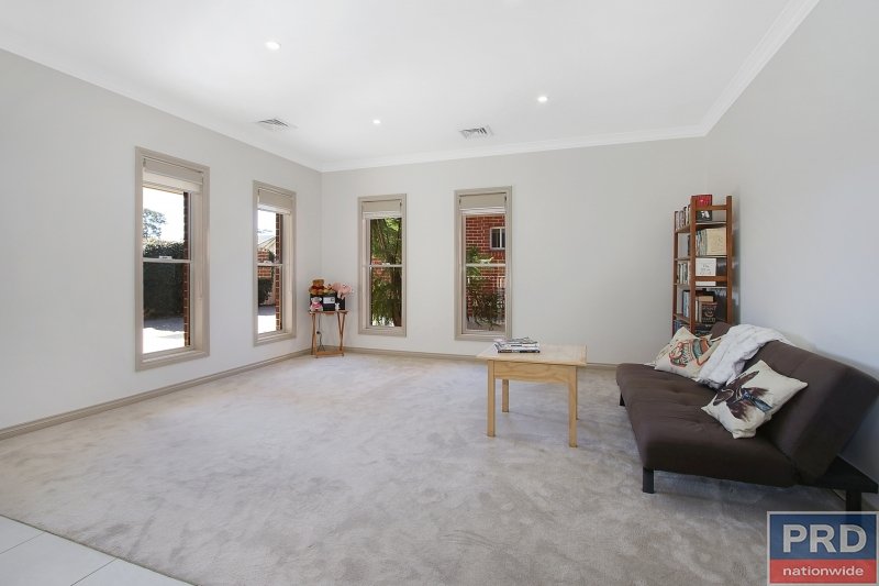 1, 2 & 3/483 Schubach Street EAST ALBURY 16