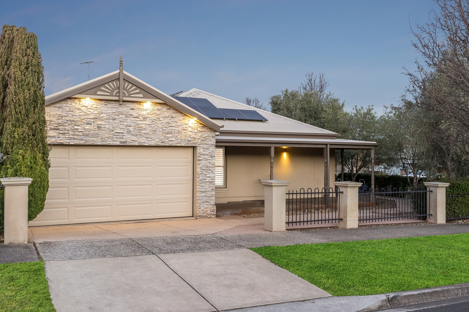 Gallery: 1-2 Moore Court