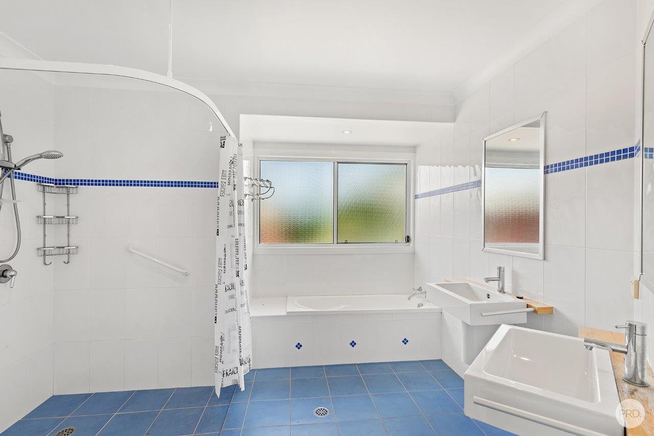 1 & 2/1 Lentara Street FINGAL BAY 20