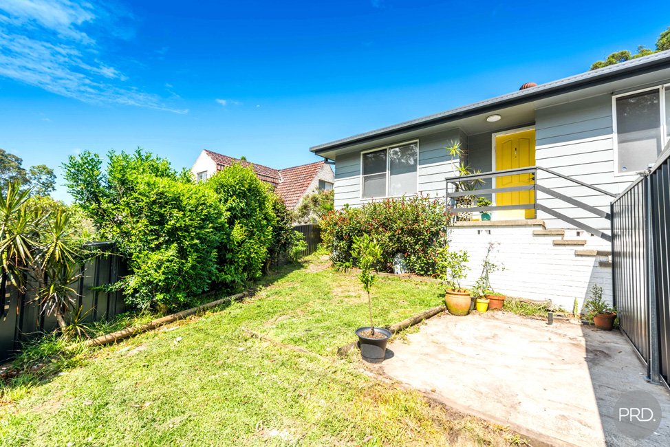 1 & 2/121 Stockton Street NELSON BAY 35