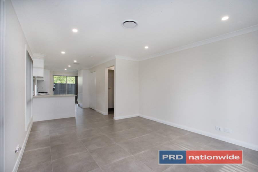 1-2/13 Algie Crescent,  KINGSWOOD 5