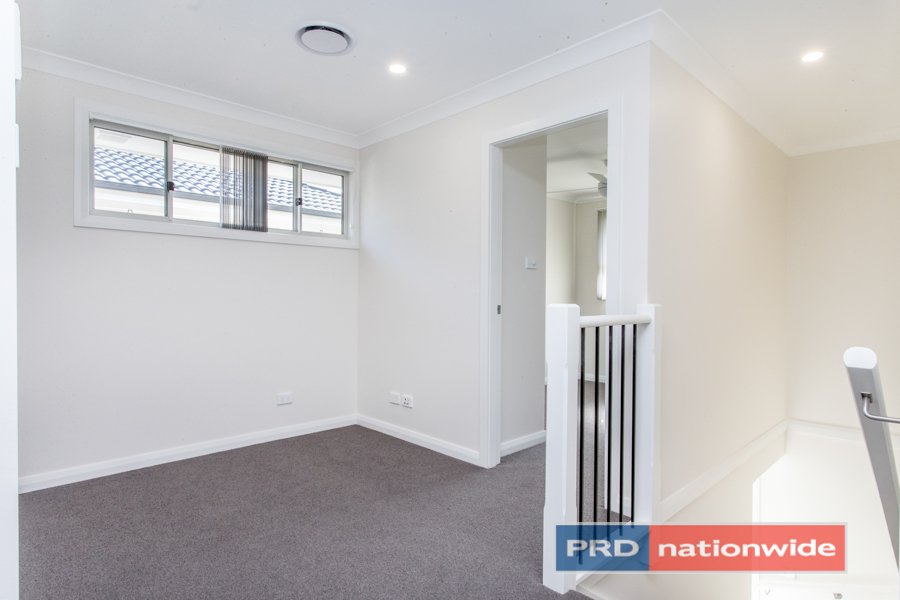 1-2/13 Algie Crescent,  KINGSWOOD 10