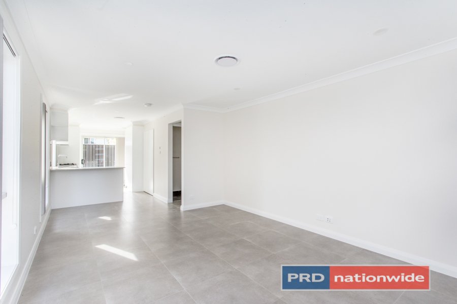 1-2/13 Algie Crescent,  KINGSWOOD 11