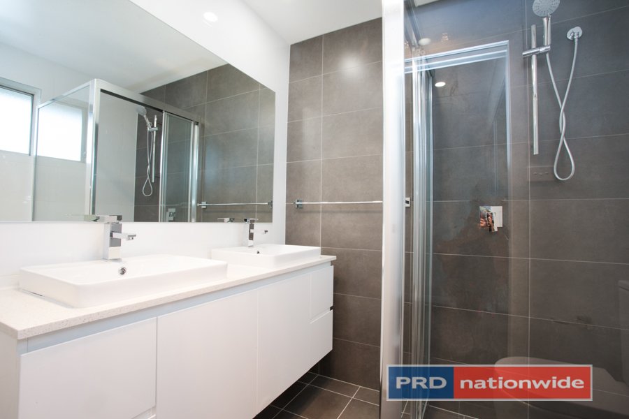 1-2/13 Algie Crescent,  KINGSWOOD 14