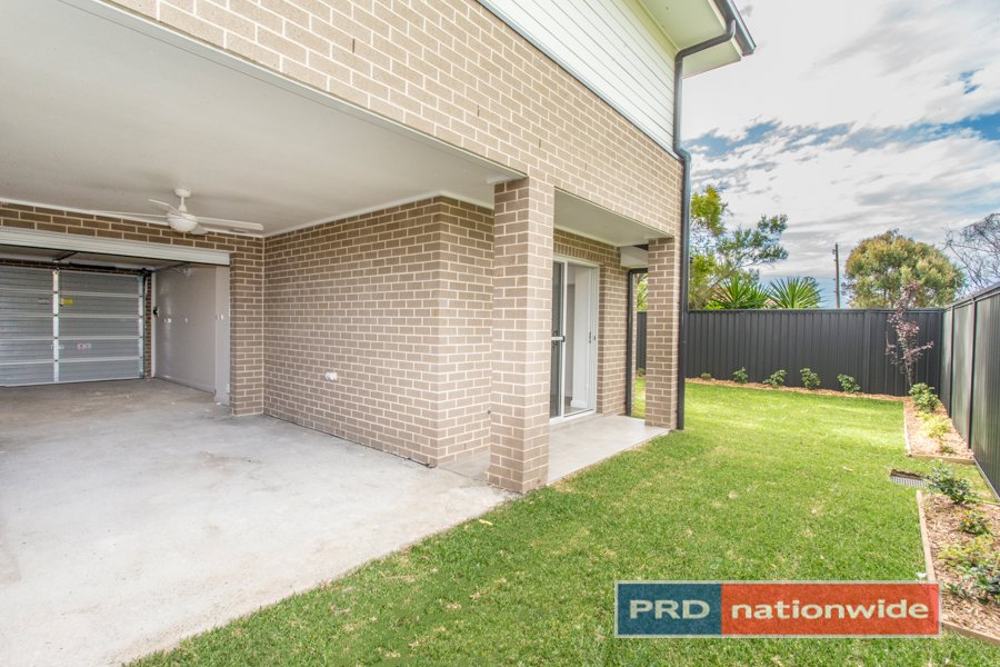 1-2/13 Algie Crescent,  KINGSWOOD 24
