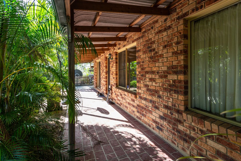 1 & 2/13 Eshelby Drive CANNONVALE 4