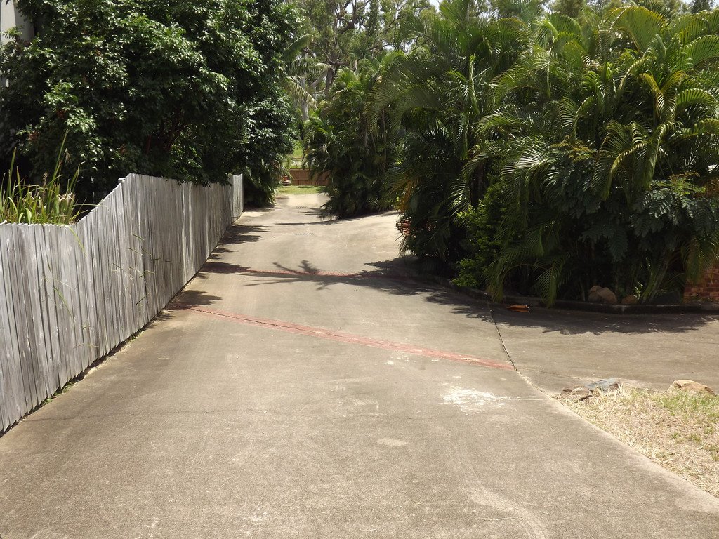1 & 2/13 Eshelby Drive CANNONVALE 10