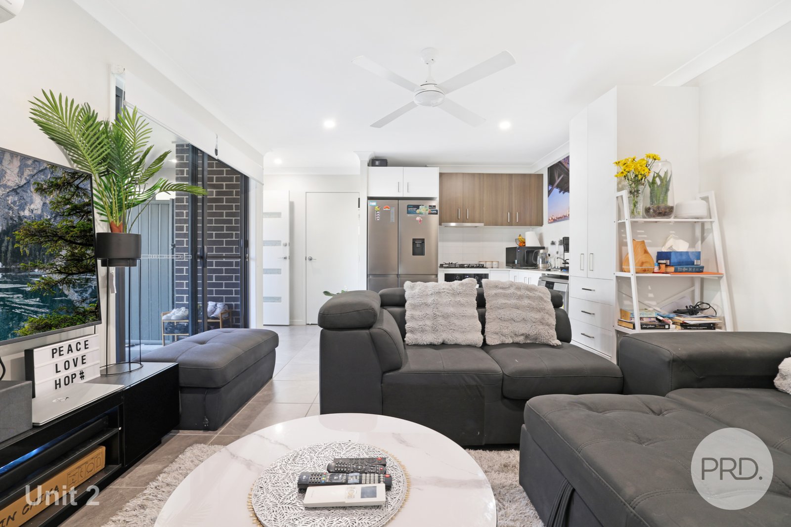 1 & 2/194 Warrah Drive TAMWORTH 16