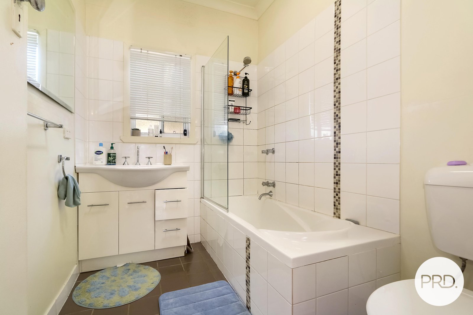 1 & 2/297 Gulpha Street NORTH ALBURY 8