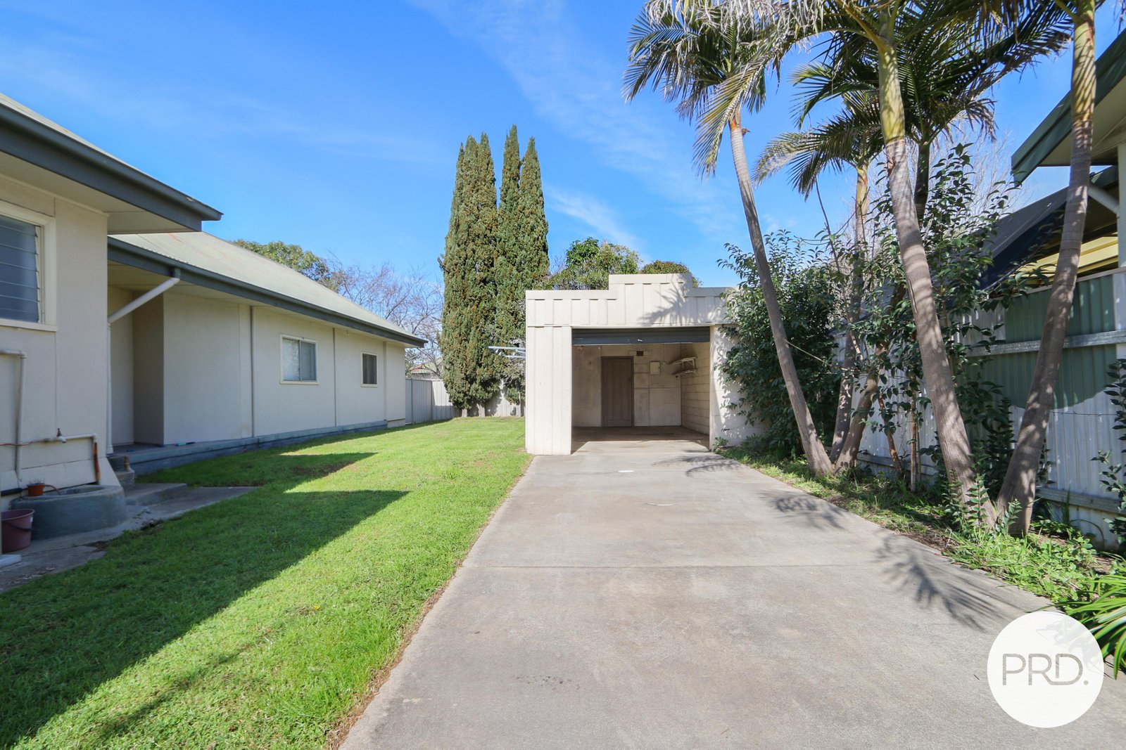 1 & 2/297 Gulpha Street NORTH ALBURY 11