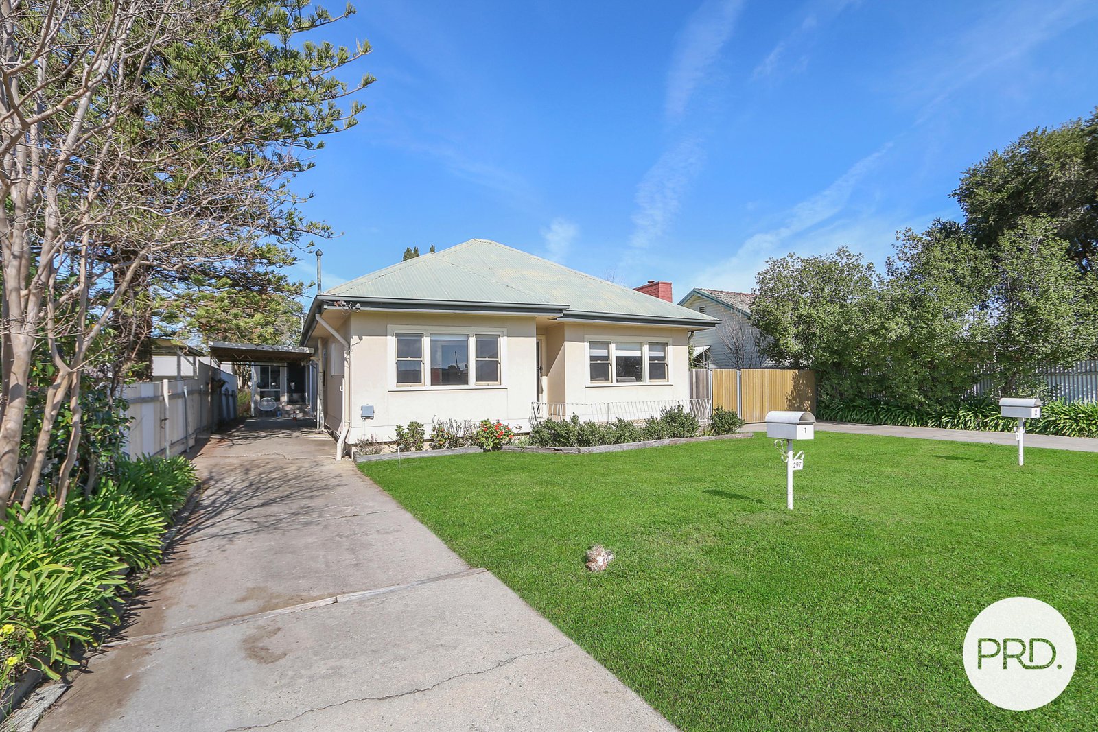 1 & 2/297 Gulpha Street NORTH ALBURY 24