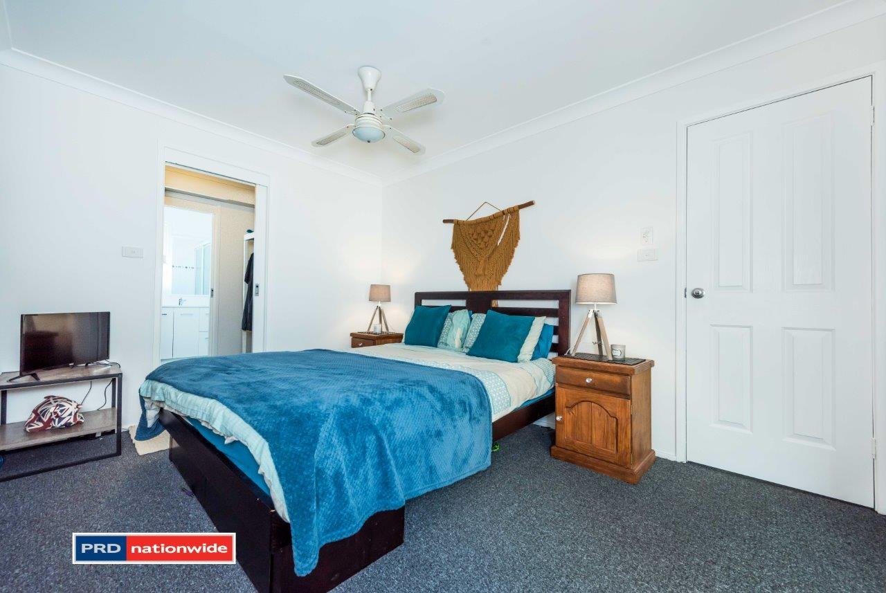 1 & 2/33 Caledonia Close SALAMANDER BAY 19