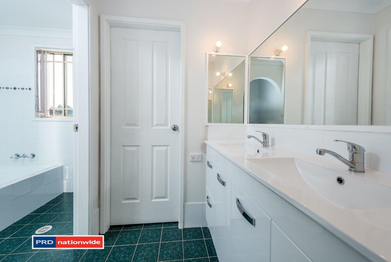 1 & 2/33 Caledonia Close SALAMANDER BAY 23