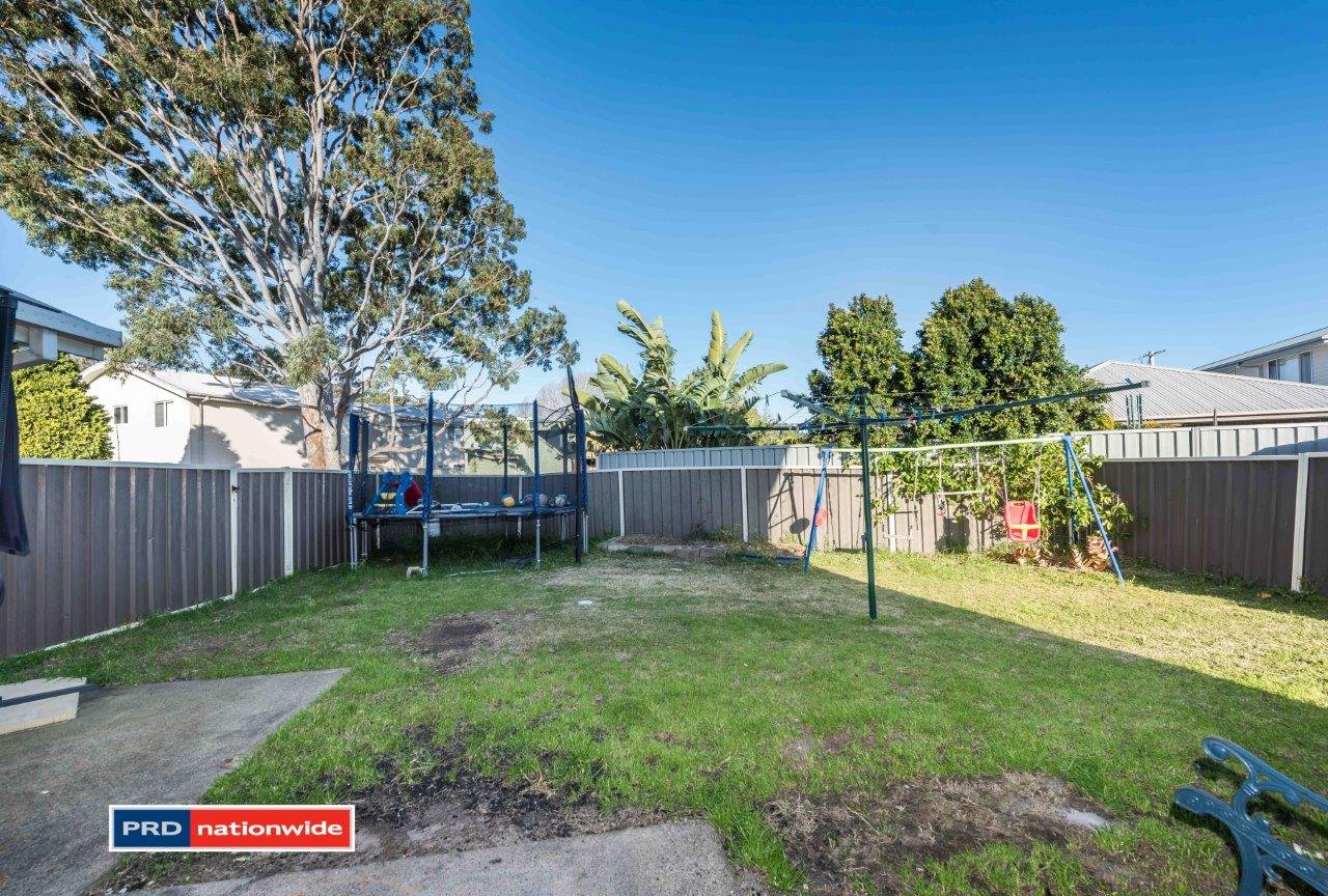 1 & 2/33 Caledonia Close SALAMANDER BAY 24