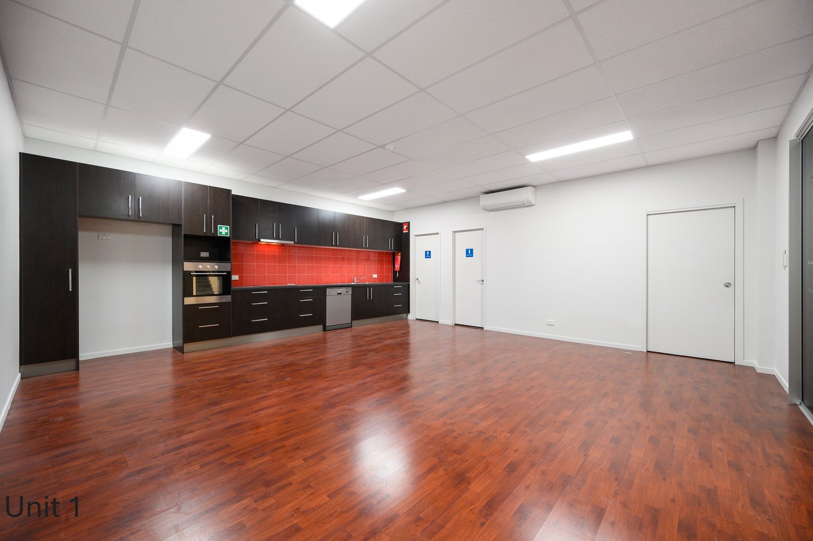 1 & 2/36-38 Newheath Drive ARUNDEL 8