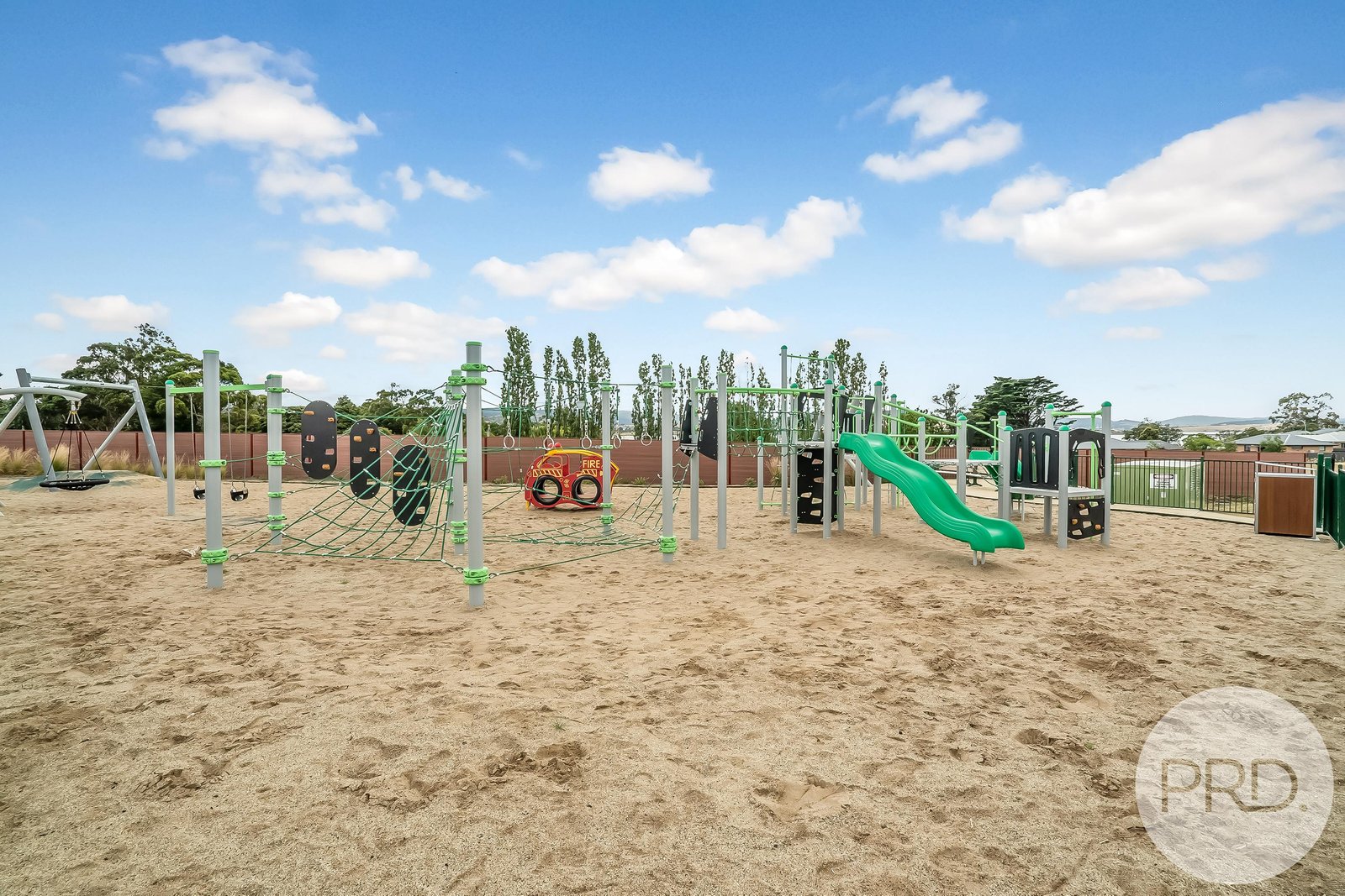 1 & 2/45 Sandpiper Drive MIDWAY POINT 9