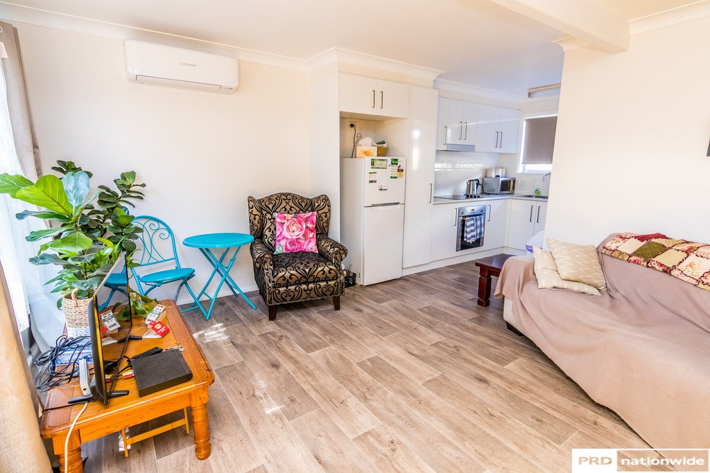 1-2/49 Bourke Street TAMWORTH 9