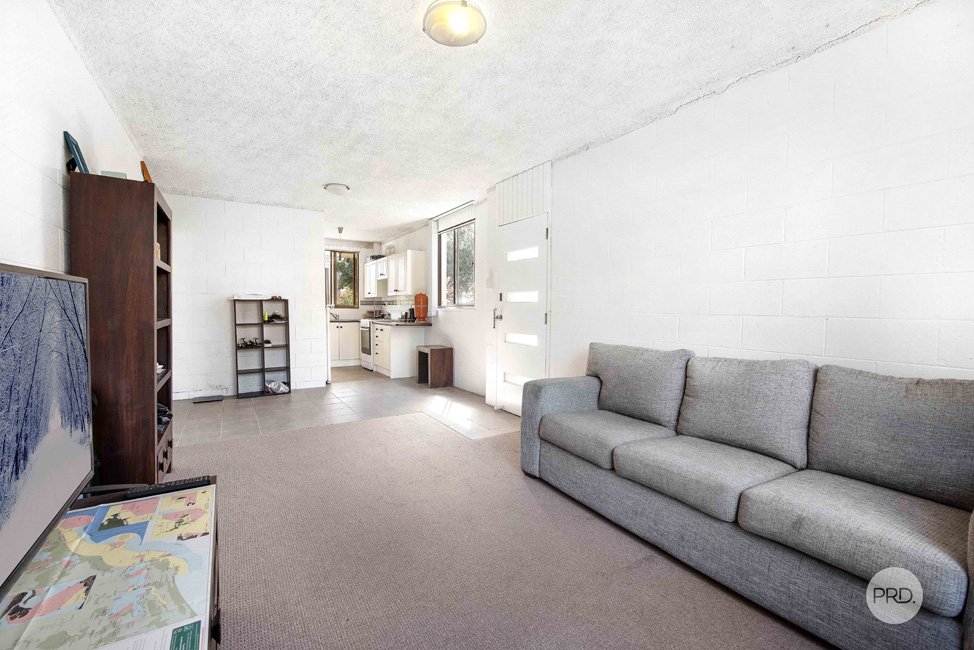 1 & 2/49 Tomaree Road SHOAL BAY 4