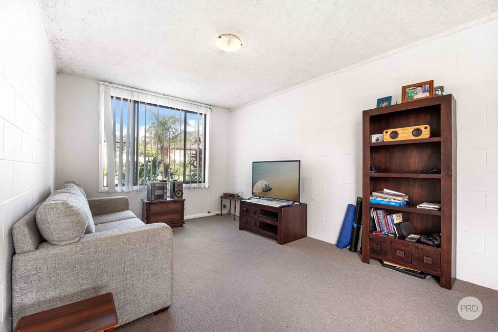 1 & 2/49 Tomaree Road SHOAL BAY 6