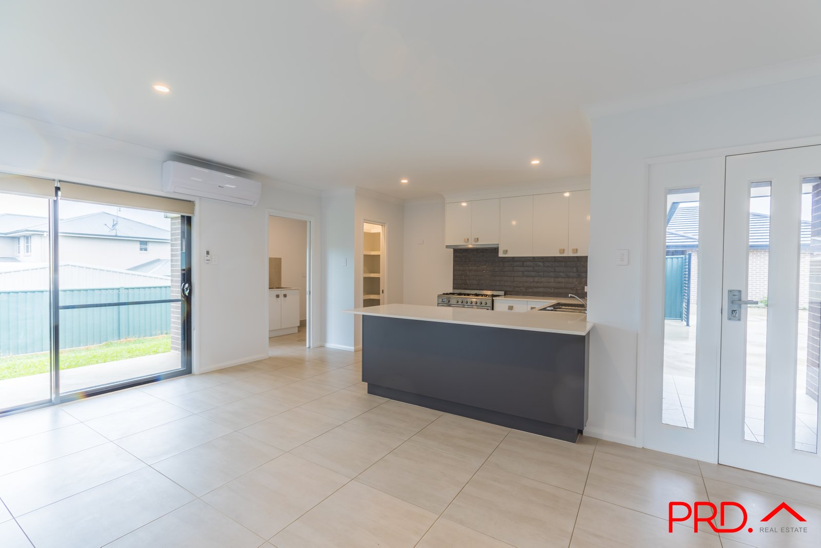 1-2/7 Gabriella Way TAMWORTH 4