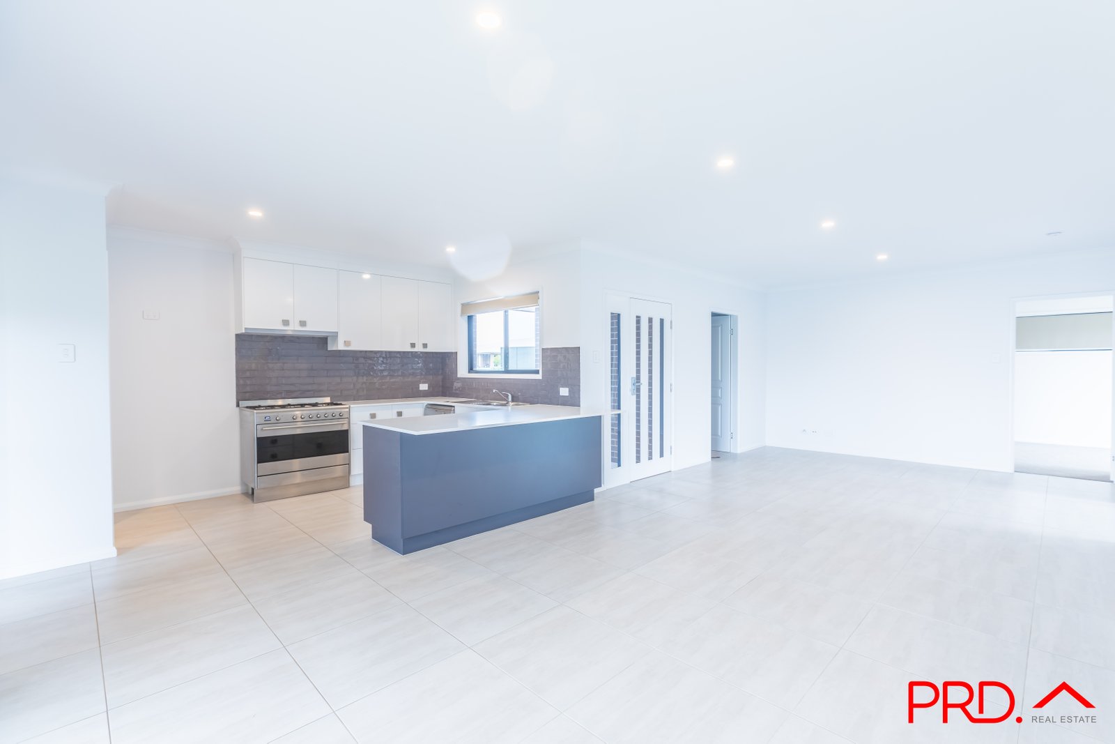 1-2/7 Gabriella Way TAMWORTH 8