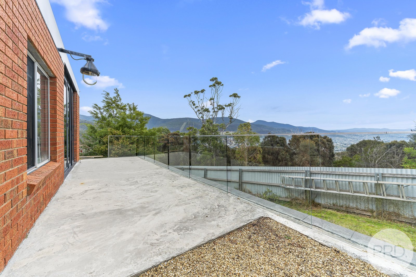 1-2/9 Castlereagh Court LENAH VALLEY 3