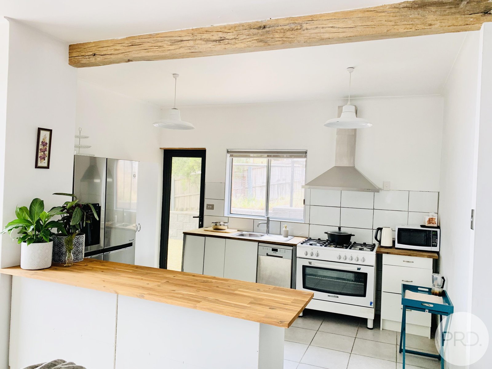 1-2/9 Castlereagh Court LENAH VALLEY 4