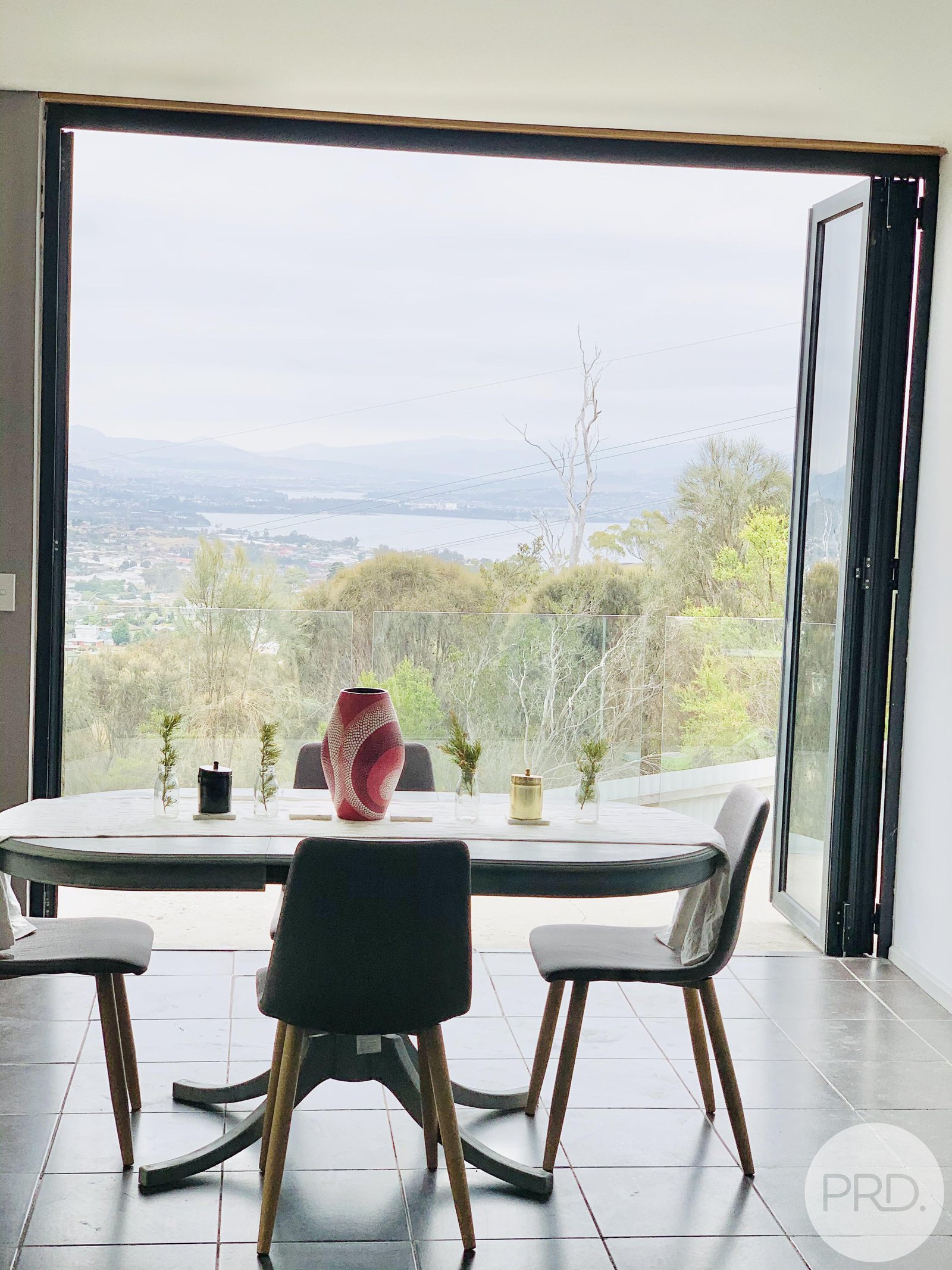 1-2/9 Castlereagh Court LENAH VALLEY 8