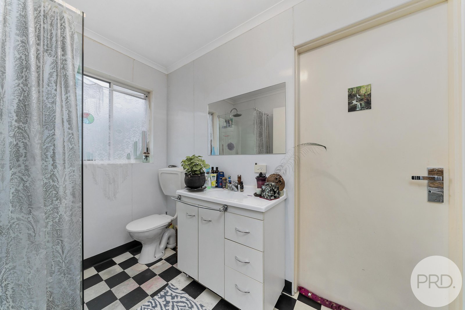 1-2/9 Castlereagh Court LENAH VALLEY 16