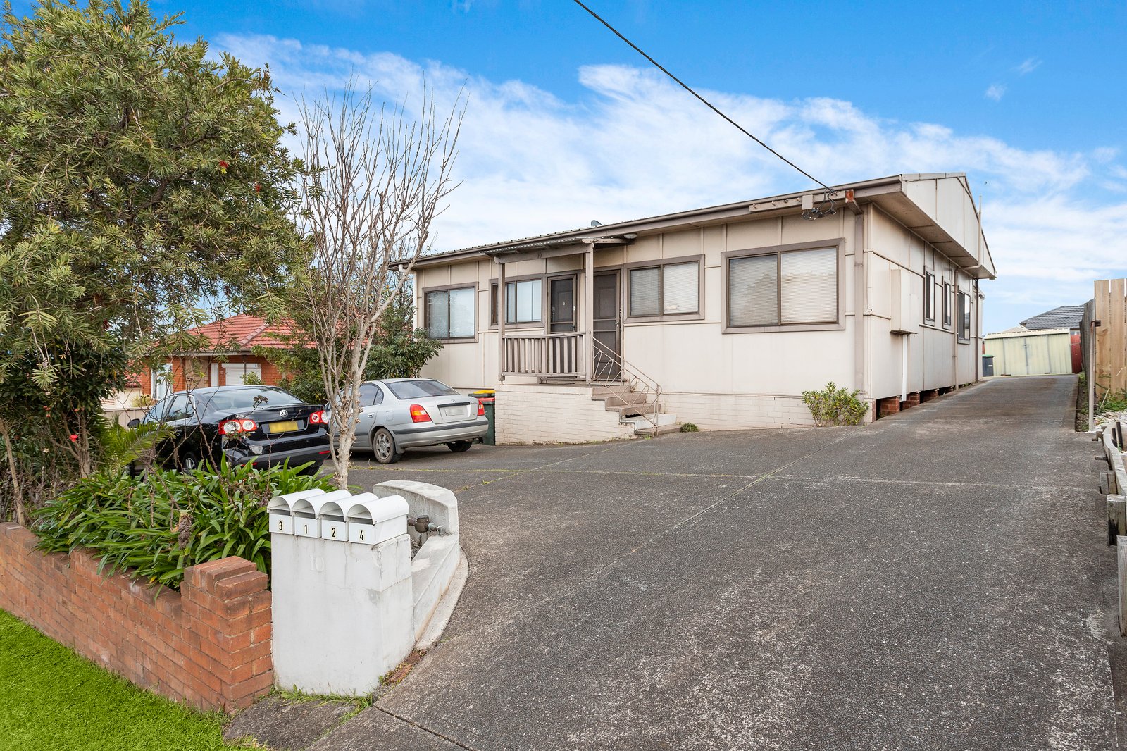 1-4/10 Barina Avenue LAKE HEIGHTS 2