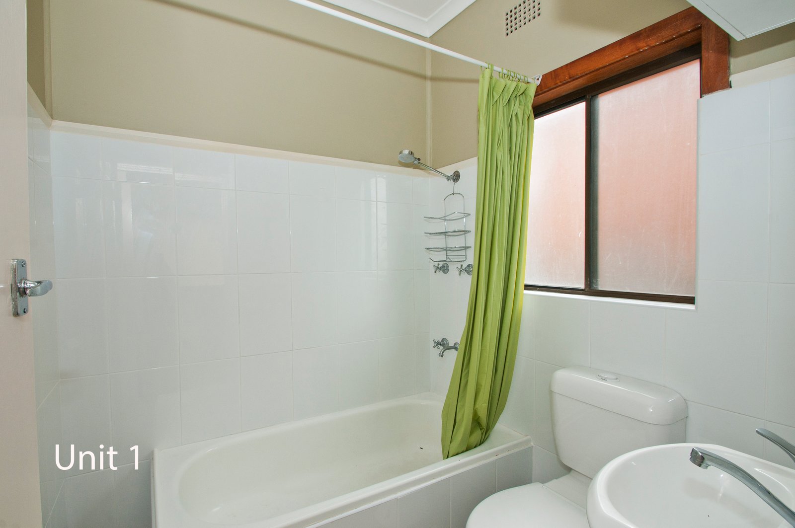 1-4/10 Barina Avenue LAKE HEIGHTS 8