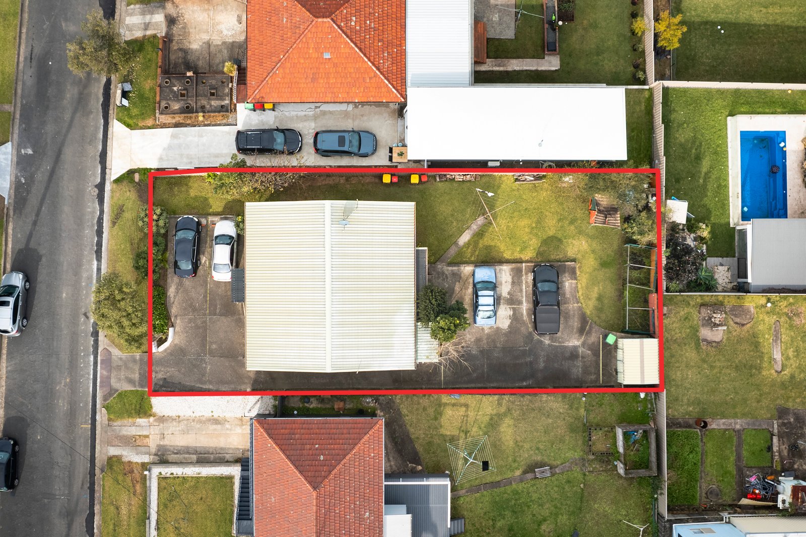 1-4/10 Barina Avenue LAKE HEIGHTS 12