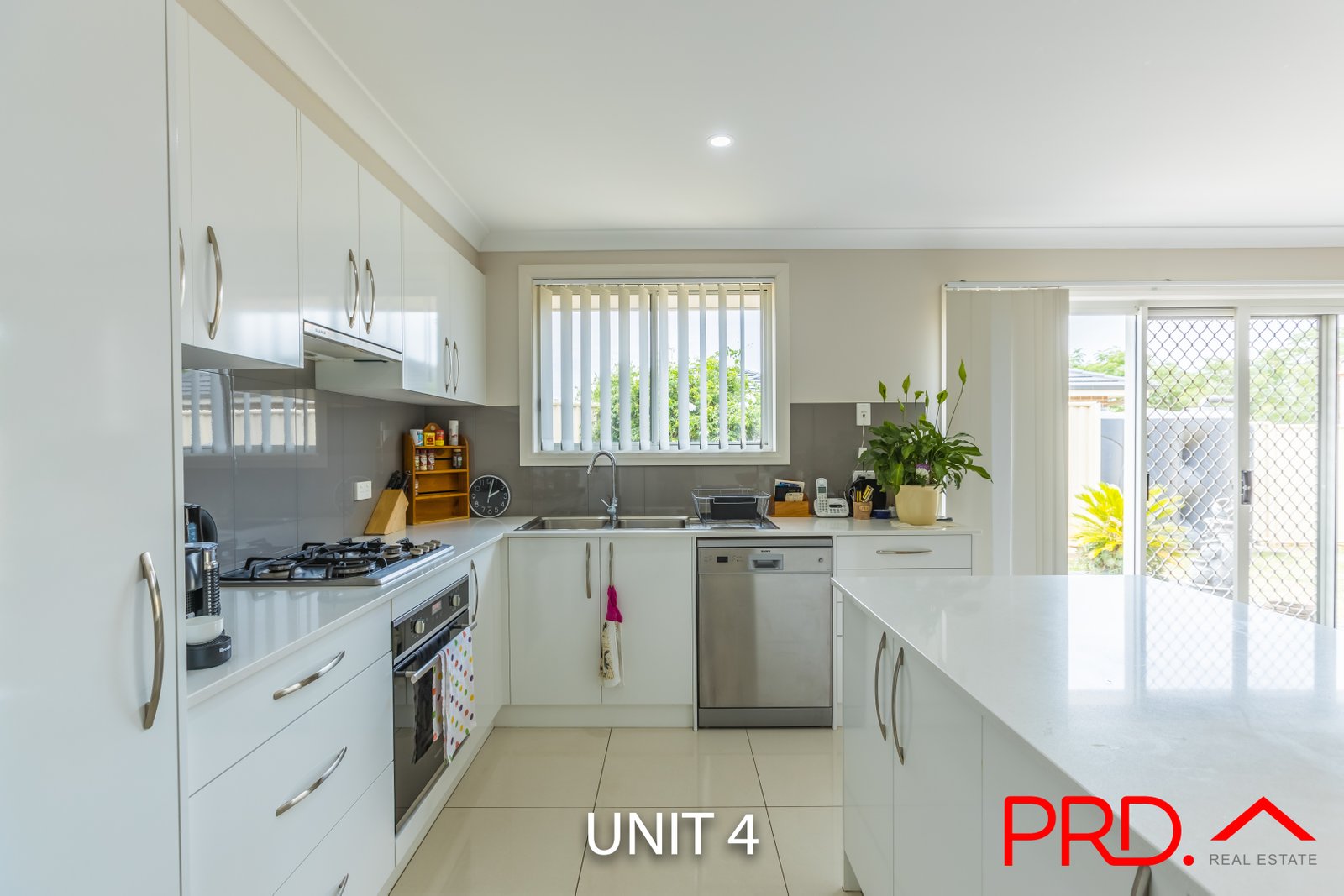 1-4/59 Cunningham Street TAMWORTH 16