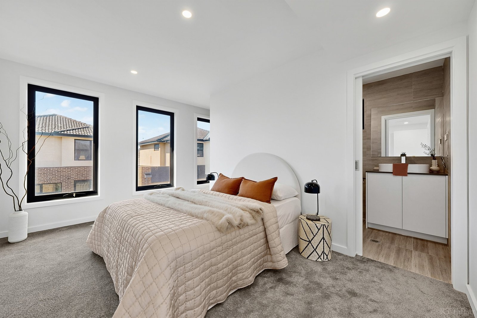 Real Estate and Property in 1 & 4/7 - 8 Blanche Court, Doncaster East, VIC