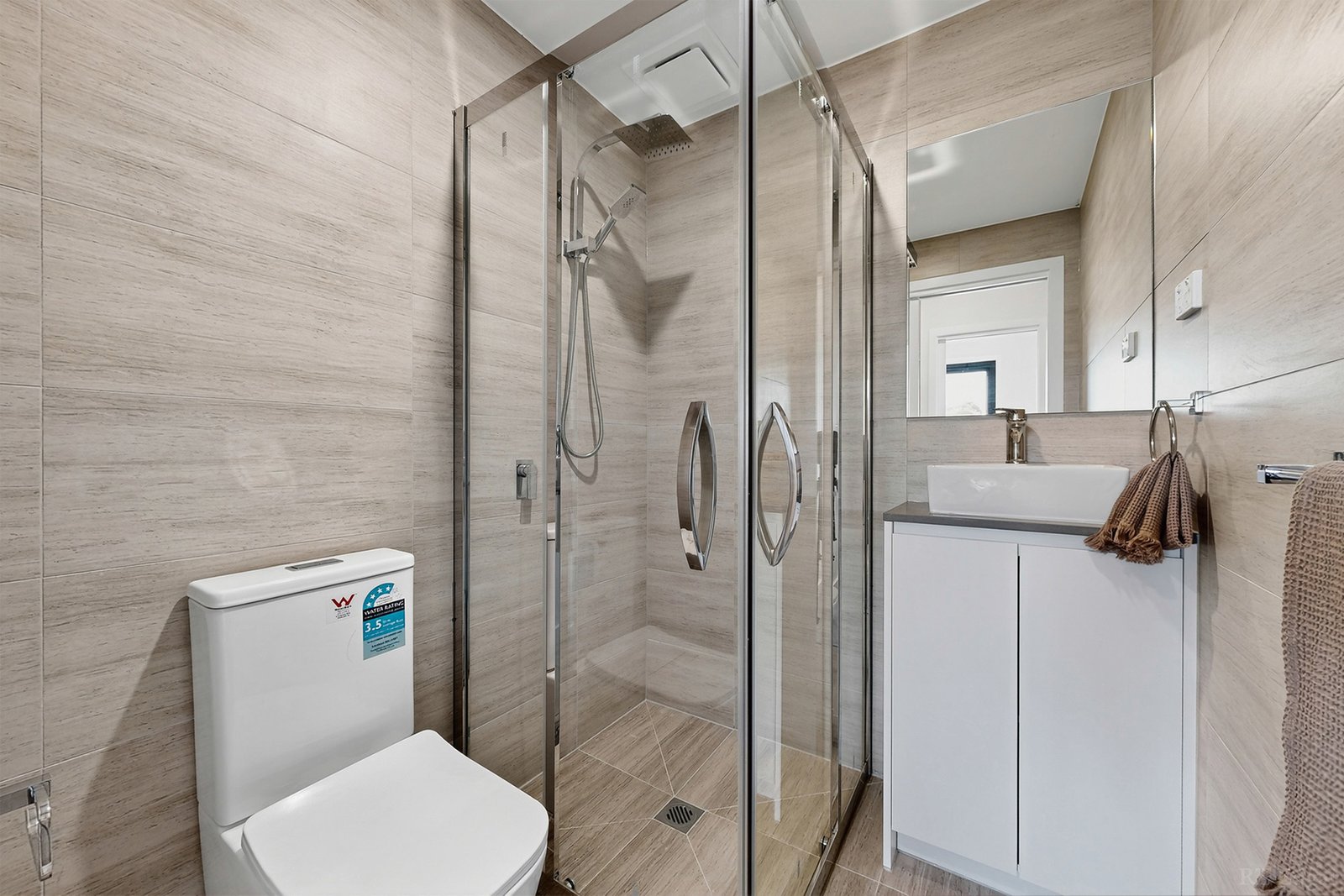 Real Estate and Property in 1 & 4/7 - 8 Blanche Court, Doncaster East, VIC