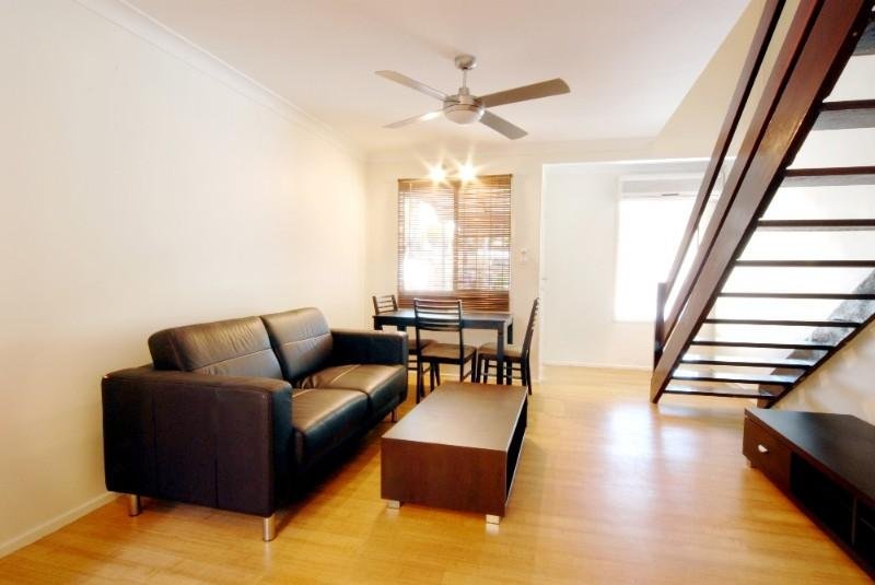 1-4/9 Pleasant Drive CANNONVALE 5