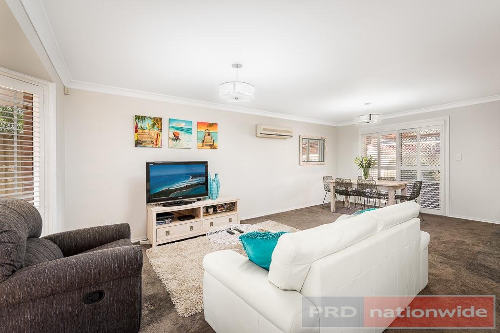 1 / 672 Henry Lawson Drive EAST HILLS 2