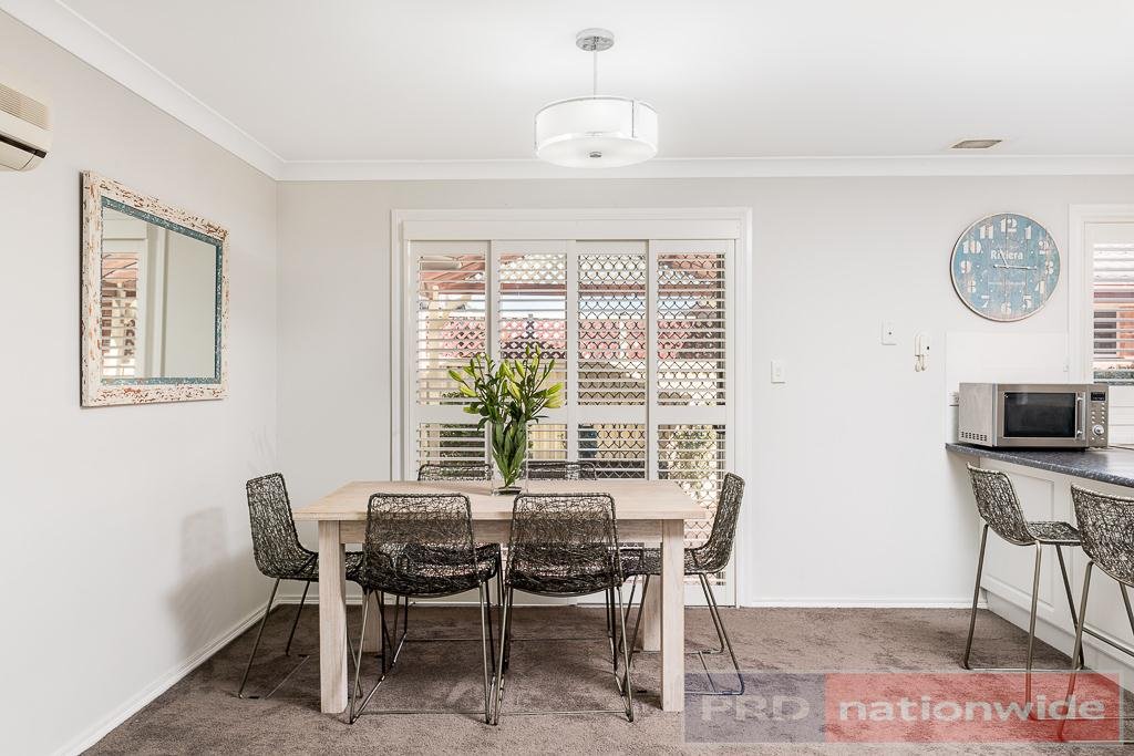 1 / 672 Henry Lawson Drive EAST HILLS 4