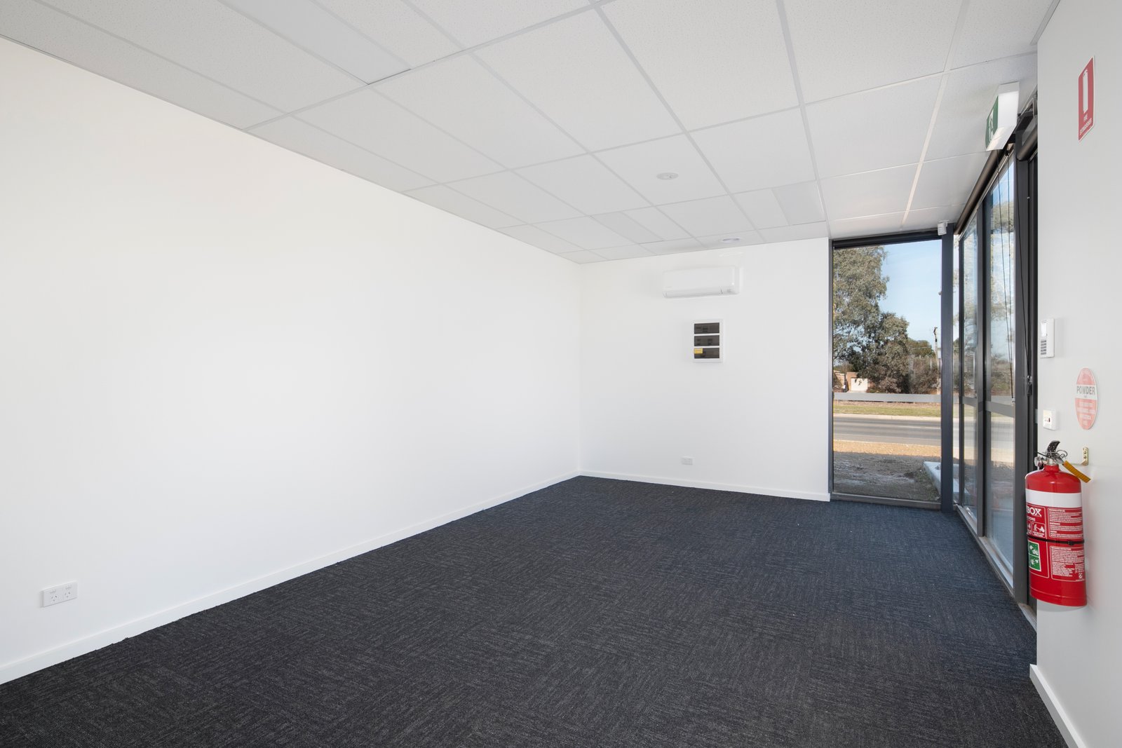 1-7/52-56 Whitelaw Avenue DELACOMBE 24