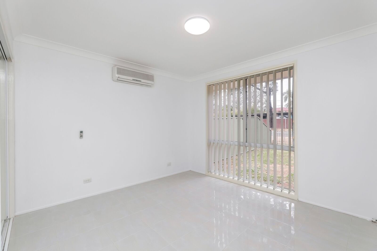 1 A Carinda Street INGLEBURN 3